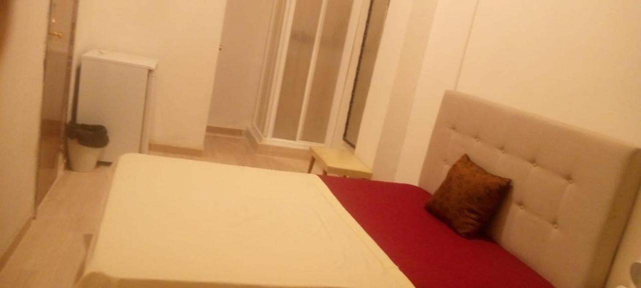Aurora Room With Private Bathroom อาลิกันเต ภายนอก รูปภาพ