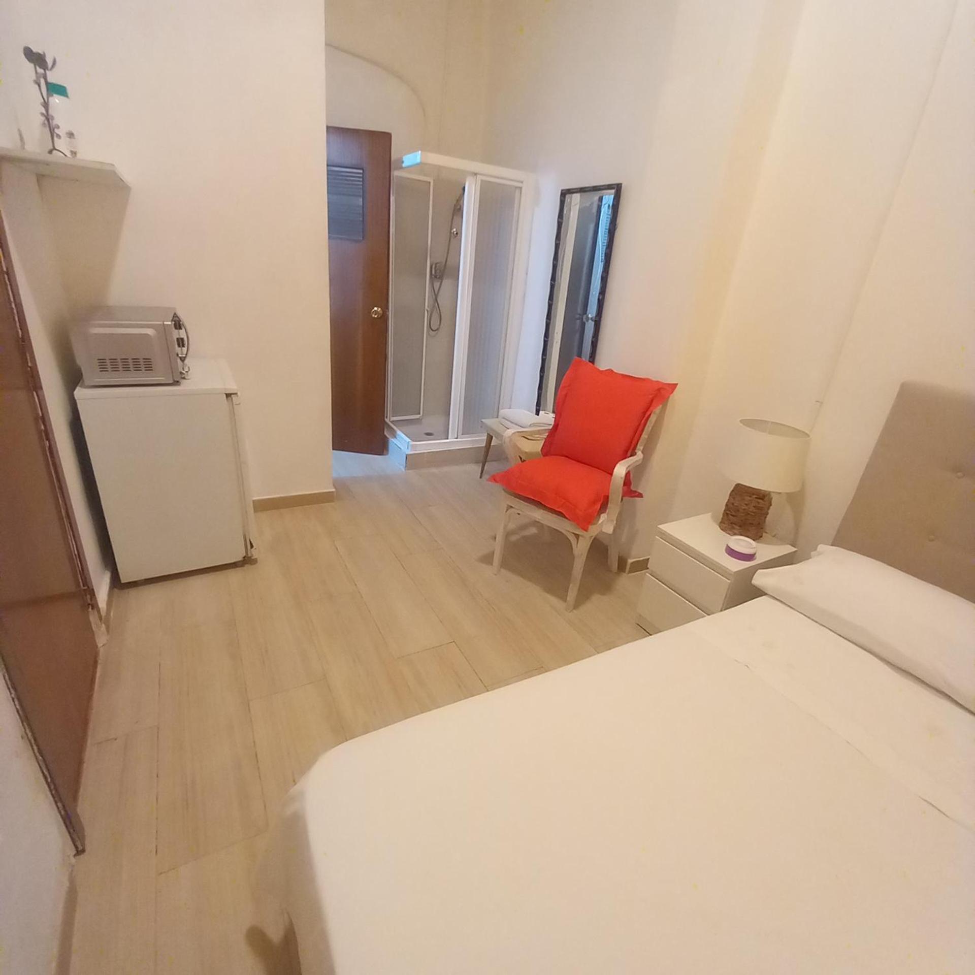 Aurora Room With Private Bathroom อาลิกันเต ภายนอก รูปภาพ