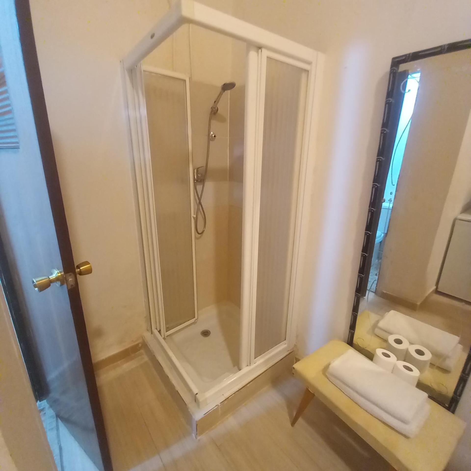Aurora Room With Private Bathroom อาลิกันเต ภายนอก รูปภาพ